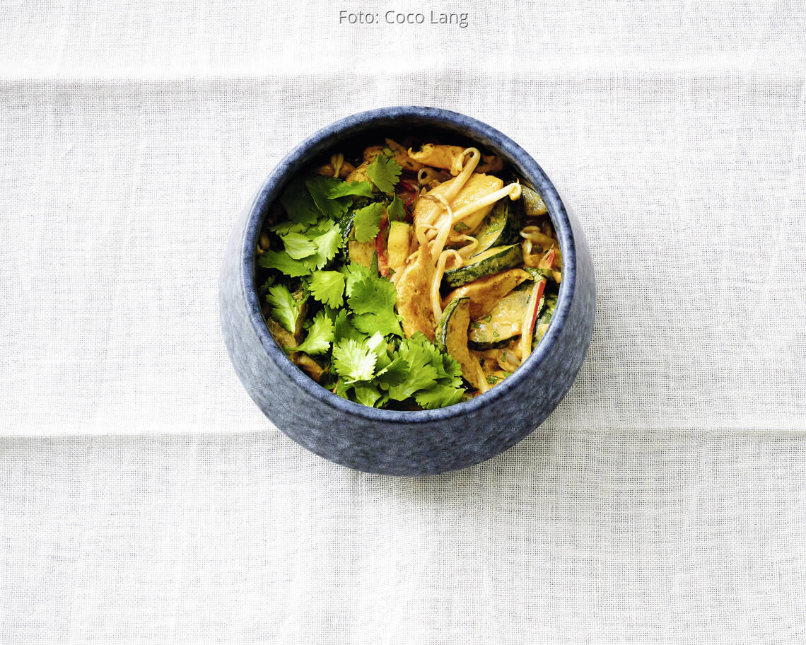 Hähnchen mit Zucchini in Kokoscreme