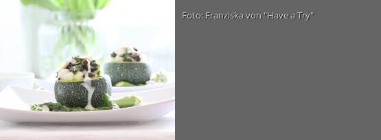 Rezeptbild für "Gefüllte Zucchini mit grünem Spargel, Mandelsauce und Bärlauchpesto"