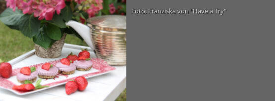 Rezeptbild für "Erdbeer-Eis-Törtchen mit Açai"