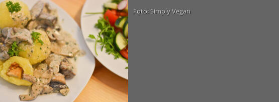 Rezeptbild für "Kartoffelklöße mit Räuchertofu-Füllung und Pilzsauce"