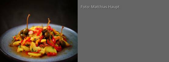 Rezeptbild für "Kartoffelsalat mit Kapern und Paprika"