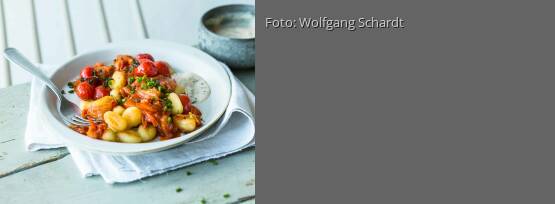 Rezeptbild für "Kimchi-Gnocchi mit Joghurt-Dip"