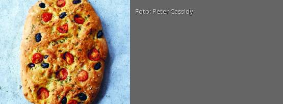 Rezeptbild für "Kirschtomaten-Oliven-Focaccia"