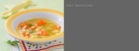 Rezeptbild für "Klare Gemüsesuppe mit Buchstabennudeln – vegan"