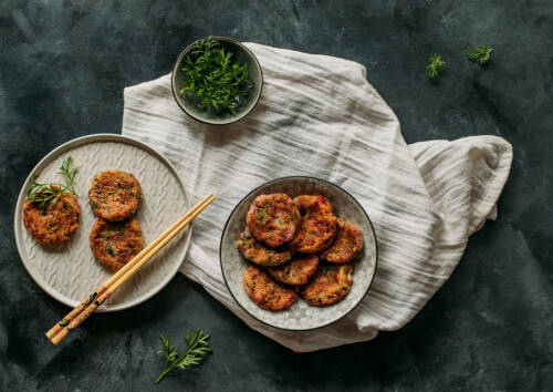 Mit Brotaufstrich kannst du viele leckere Rezepte kochen, wie diese Rettich-Bratlinge. Einfach einen Teil der Flüssigkeit durch Aufstrich ersetzen.