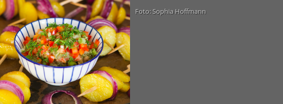 Rezeptbild für "Köstliche Kartoffelberge mit Cashew-Paprika-Dill-Dip"