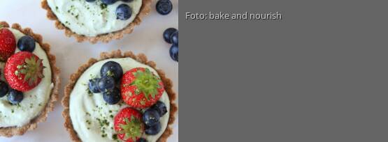 Rezeptbild für "Beeren Törtchen mit Matcha-Kokos-Creme"