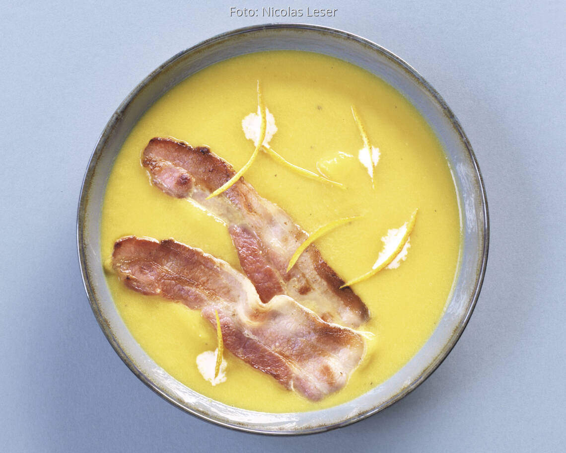 Kürbissuppe mit knusprigem Speck