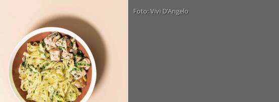 Rezeptbild für "Kräuter-Tagliatelle mit Lachs"