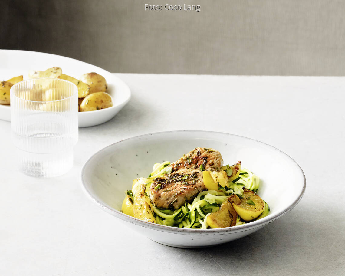 Kräutermedaillons mit Zoodles