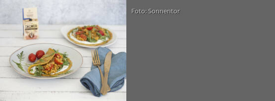 Rezeptbild für "Linsen Dal im Kurkuma Crêpe mit Topfencreme"