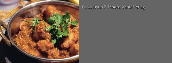 Rezeptbild für "Dum Aloo – Nordindisches Tomaten-Kartoffel-Curry"