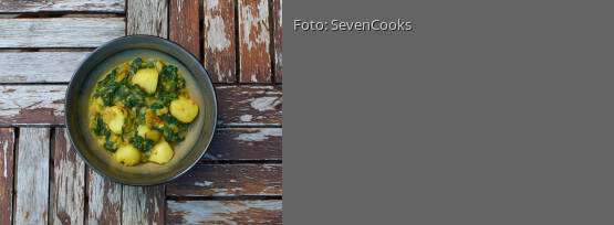 Rezeptbild für "Mangold Curry auf Kartoffeln – vegan"