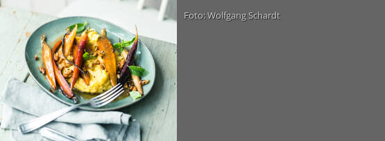 Rezeptbild für "Möhren mit Walnuss-Butter, Vanillepolenta und Basilikum"