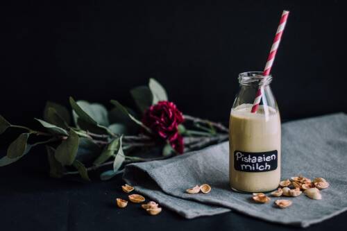 Selbst gemachte Milch aus Pistazien