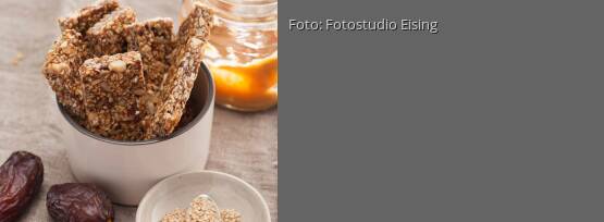 Rezeptbild für "Müsliriegel mit Datteln und Sesam"