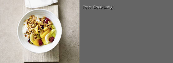 Rezeptbild für "Obstsalat mit gerösteten Haferflocken"