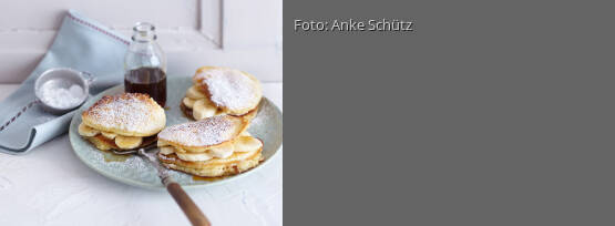 Rezeptbild für "Pancakes mit Ahornsirup und Bananen"