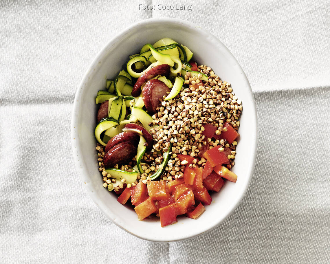 Paprikasalat mit geröstetem Buchweizen