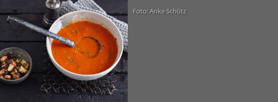 Rezeptbild für "Paprikasuppe mit Pumpernickel"
