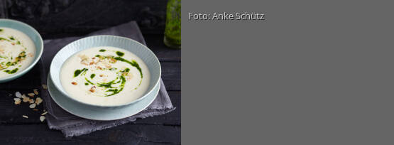 Rezeptbild für "Pastinaken-Cremesuppe mit Petersilienöl"