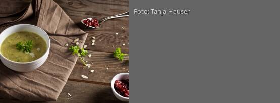 Rezeptbild für "Petersilienwurzelsuppe mit Granatapfelkernen"