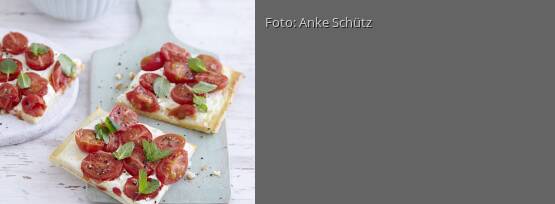 Rezeptbild für "Pizza mit Schafskäsecreme und Tomaten"