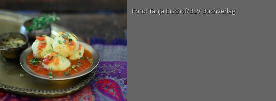 Rezeptbild für "Polentaknödel an Tomaten-Kürbiskern-Salsa"