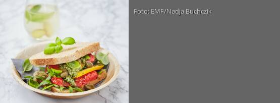 Rezeptbild für "Röstgemüse-Sandwich mit Kapernpesto"