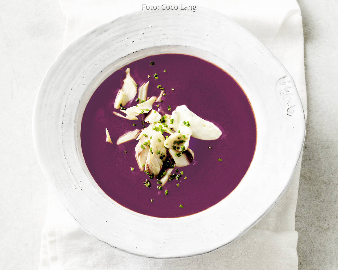 Rote-Bete-Suppe mit Räucherforelle