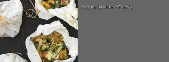 Rezeptbild für "Tofugemüse im Pergament-Päckchen auf Couscous"