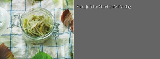 Rezeptbild für "Salat von jungen Baumblättern und Kohlrabi"