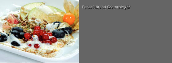 Rezeptbild für "Schnelles Pitta-Frühstück, frisches Obst auf Amaranth"