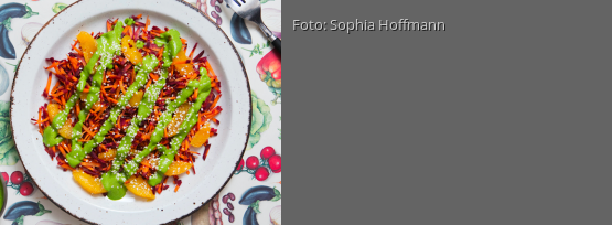 Rezeptbild für "Sonnenschein-Salat mit Spinat-Tahin-Dressing"