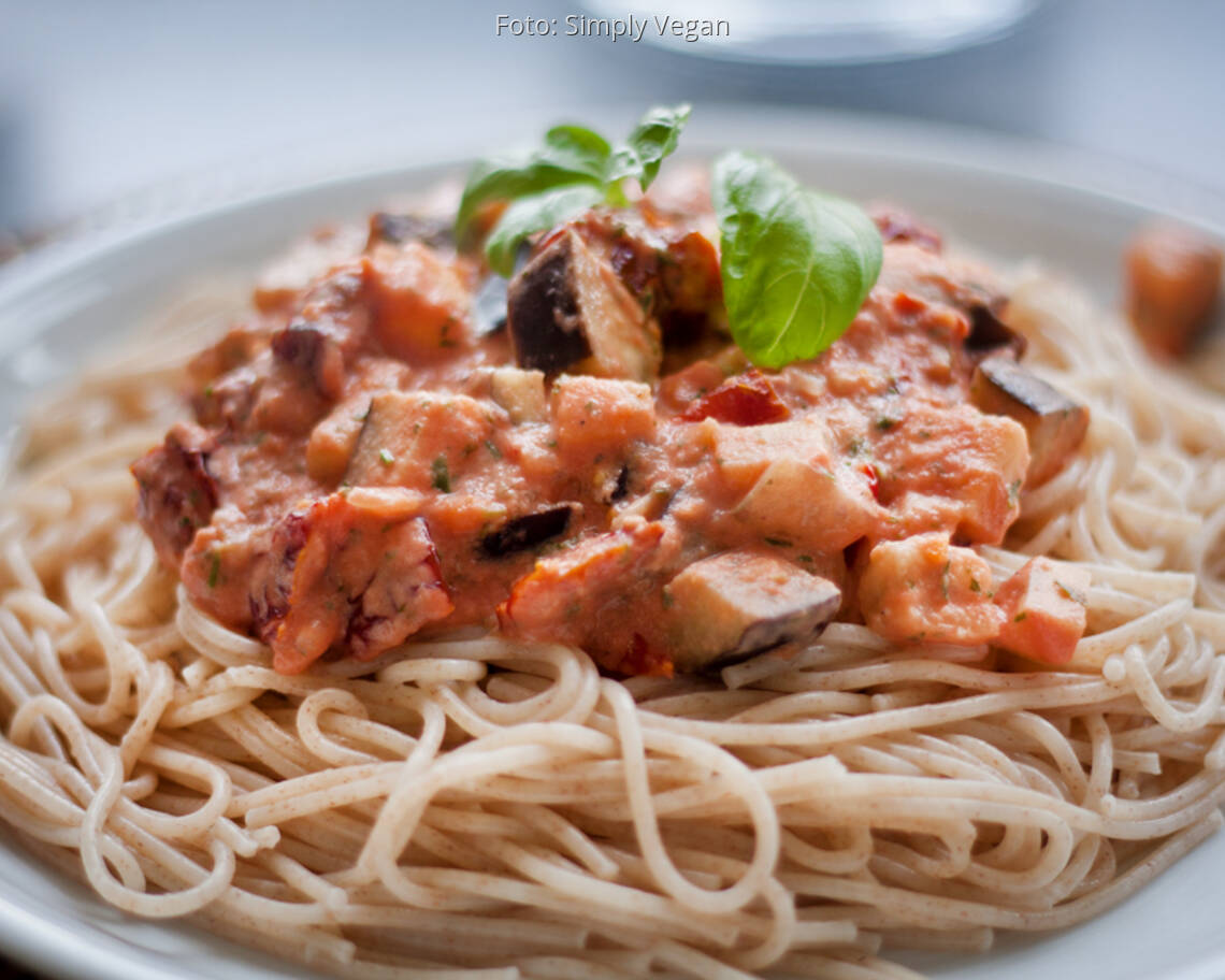 Spaghetti mit Auberginen-Tomaten-Soße