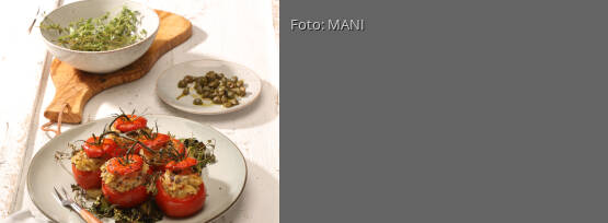 Rezeptbild für "Strauchtomaten gefüllt mit Risoni an gegrillten Römerherzen"