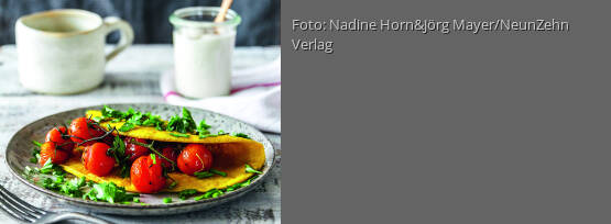 Rezeptbild für "Tofu-Omlette mit gerösteten Tomaten"