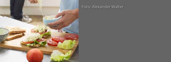 Rezeptbild für "Tomaten-Tramezzini mit Avocado"