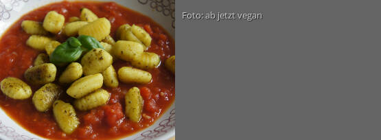 Rezeptbild für "Bärlauch-Gnocchi auf Tomatensauce"