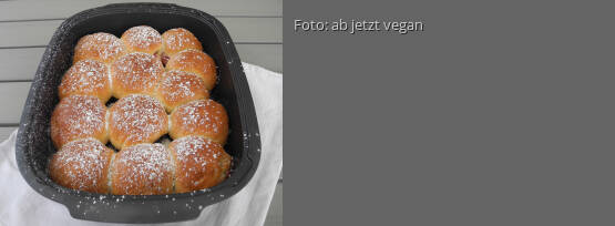 Rezeptbild für "Buchteln mit Zwetschgen"