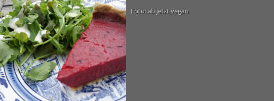 Rezeptbild für "Rote-Bete-Quiche mit Salat und Joghurtdressing"