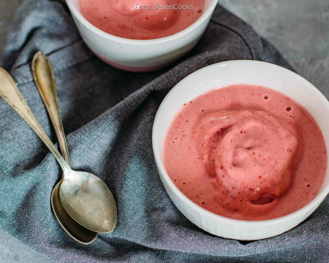 Veganes Rezept: 3 Minuten Erdbeereis 2