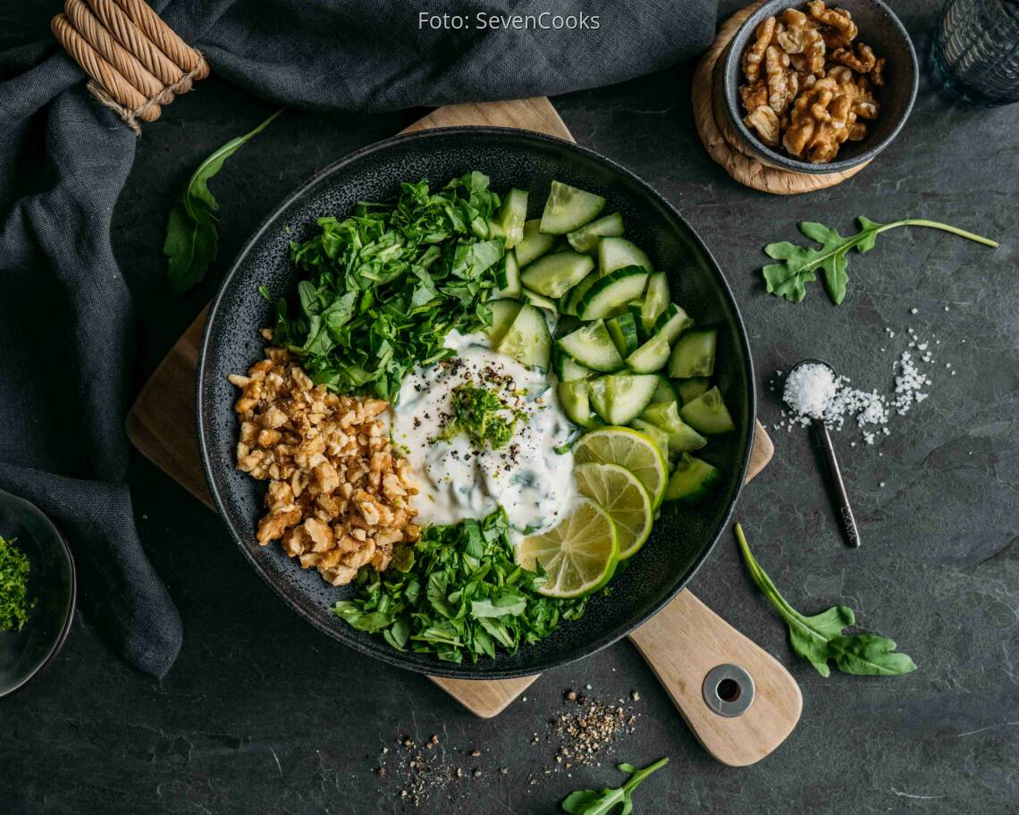 Veganes Rezept: 5 Zutaten Bowl mit Nüssen