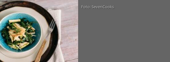 Rezeptbild für "Apfel-Fenchel-Salat mit Rucola und Zucchini"