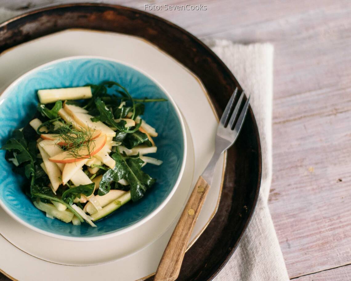 Veganes Rezept: Apfel-Fenchel-Salat mit Rucola und Zucchini_1