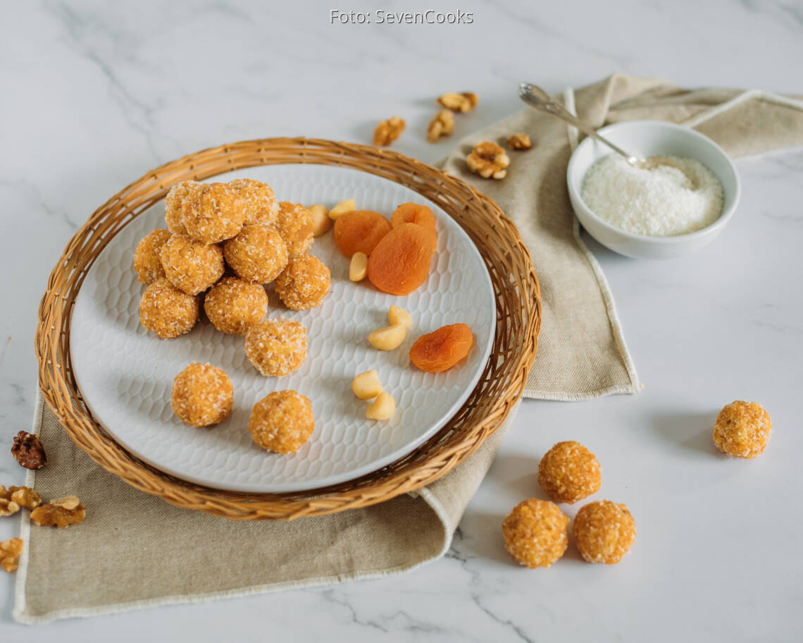 Veganes Rezept: Aprikose-Maccadamia Bliss-Balls 1