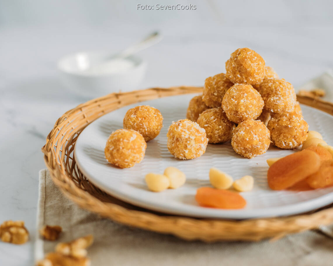 Veganes Rezept: Aprikose-Maccadamia Bliss-Balls 3