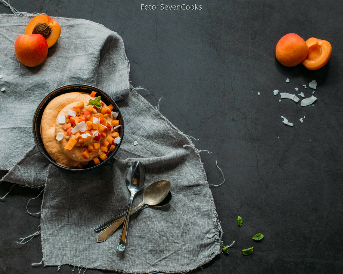 Veganes Rezept: Aprikosen-Kokos-Softeis