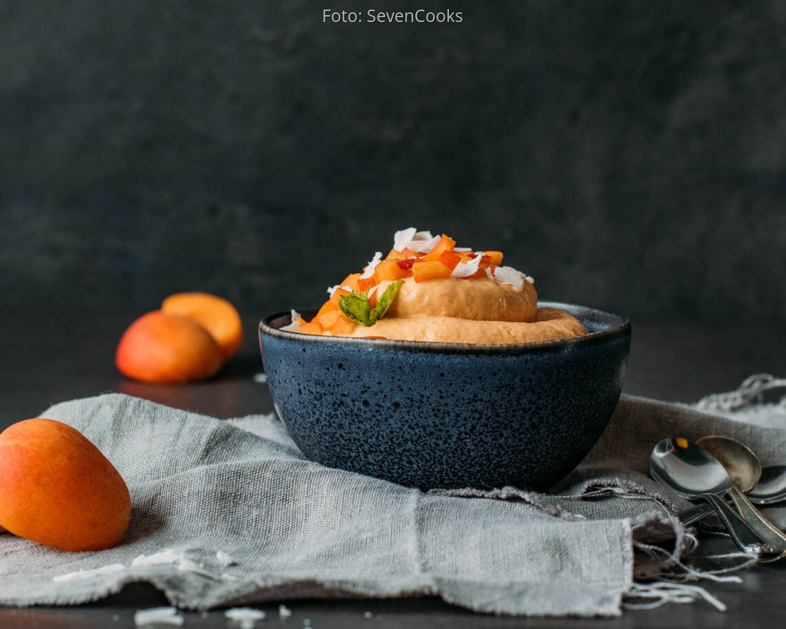Veganes Rezept: Aprikosen-Kokos-Softeis