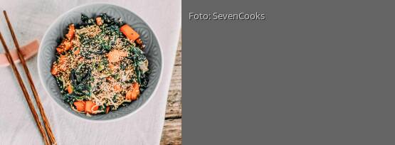 Rezeptbild für "Asia-Nudeln mit Grünkohl"